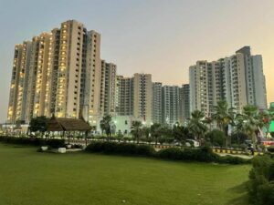 1 bhk for rent in noida 